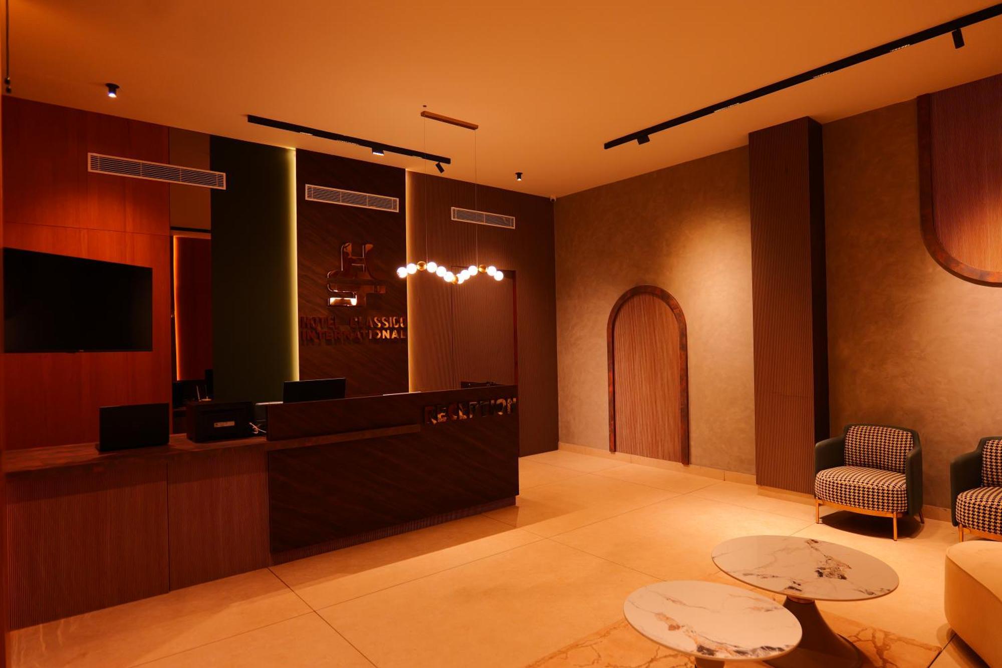 Hotel Classico International Kannangad Exterior photo