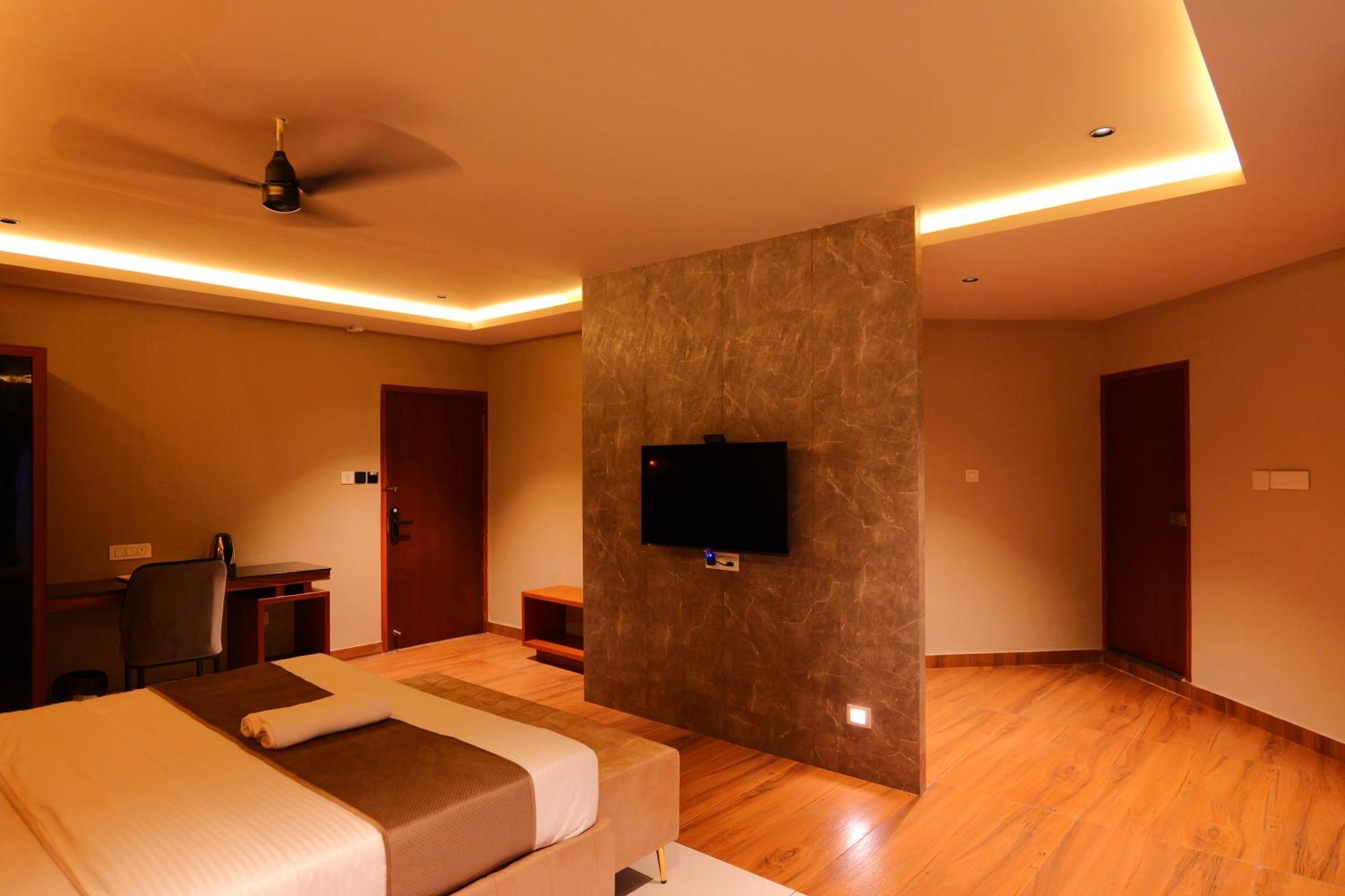 Hotel Classico International Kannangad Exterior photo