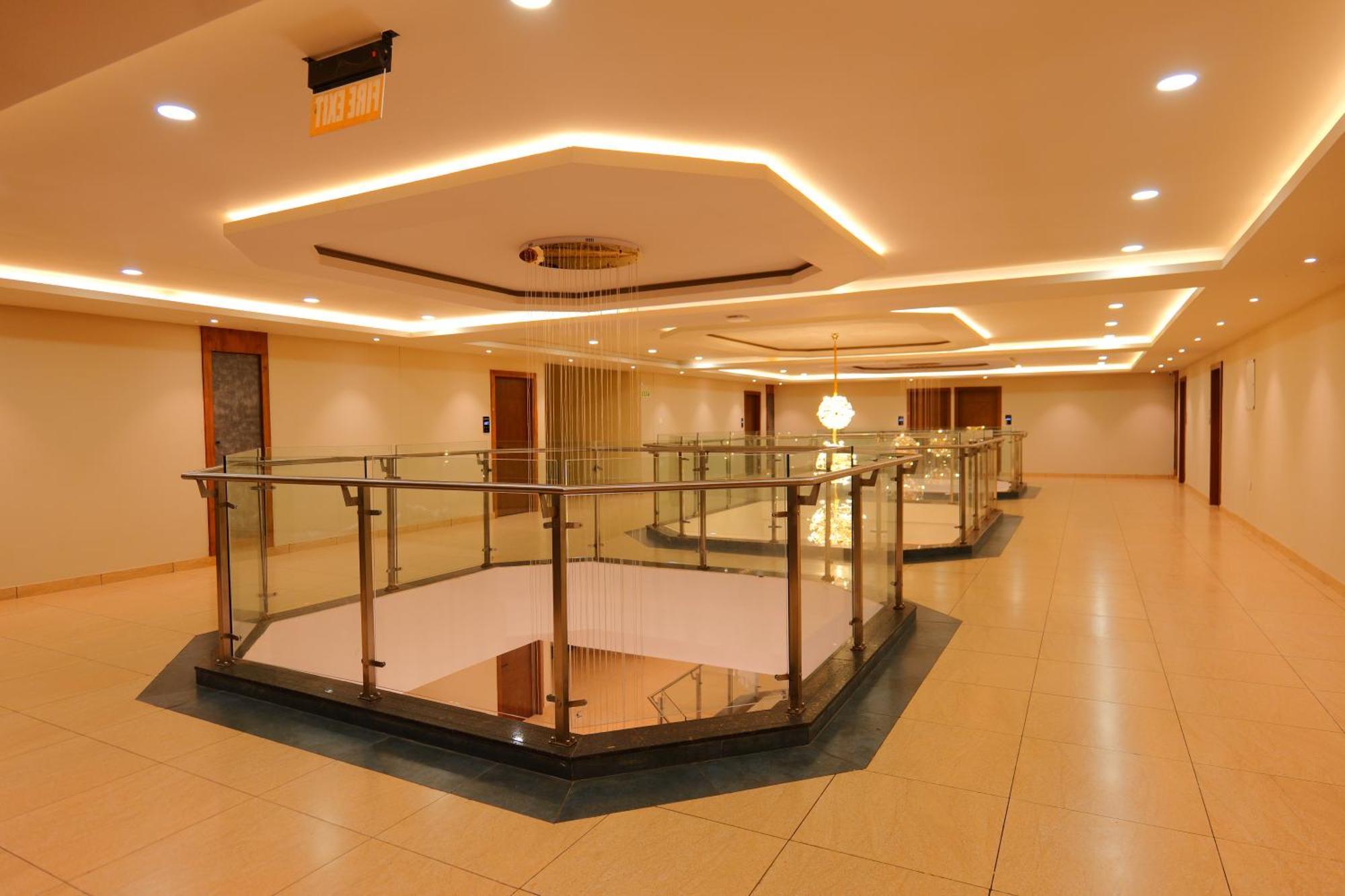Hotel Classico International Kannangad Exterior photo