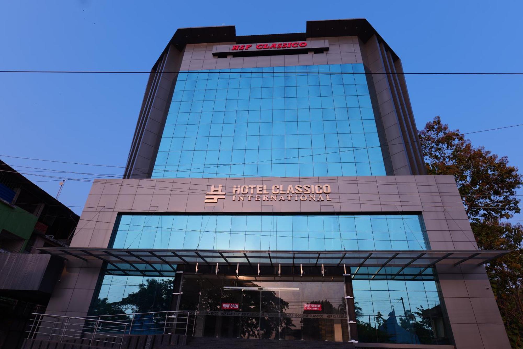 Hotel Classico International Kannangad Exterior photo