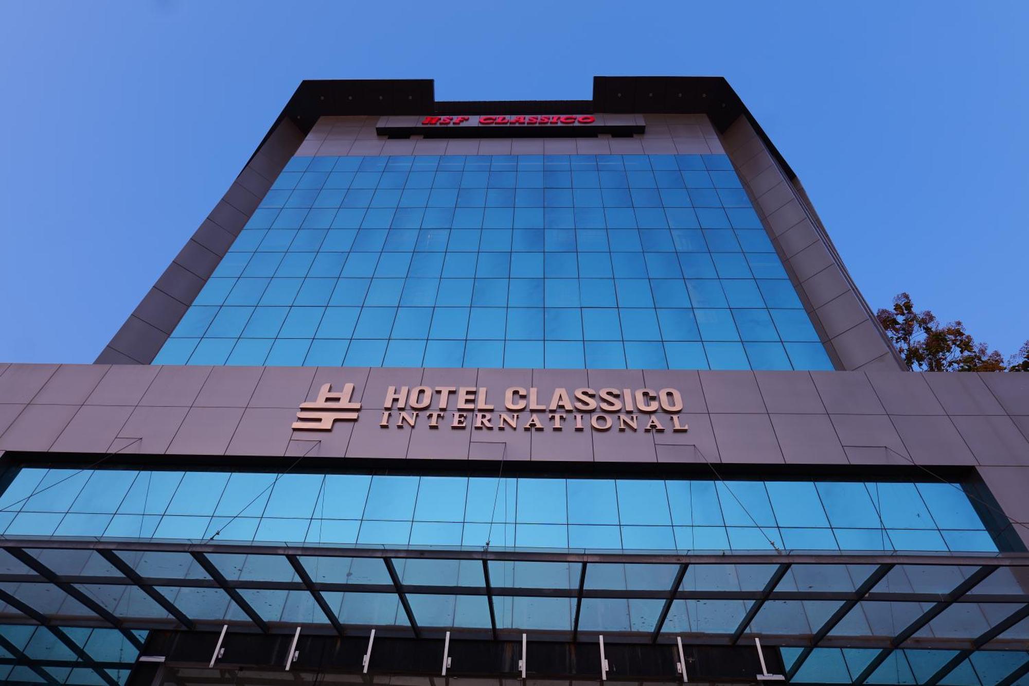 Hotel Classico International Kannangad Exterior photo