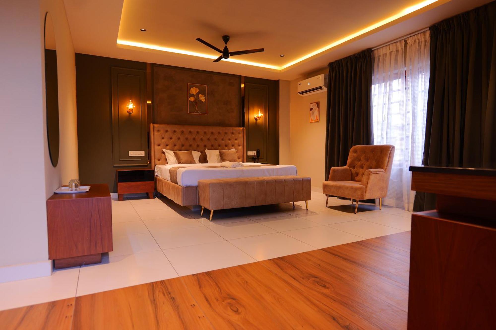 Hotel Classico International Kannangad Exterior photo