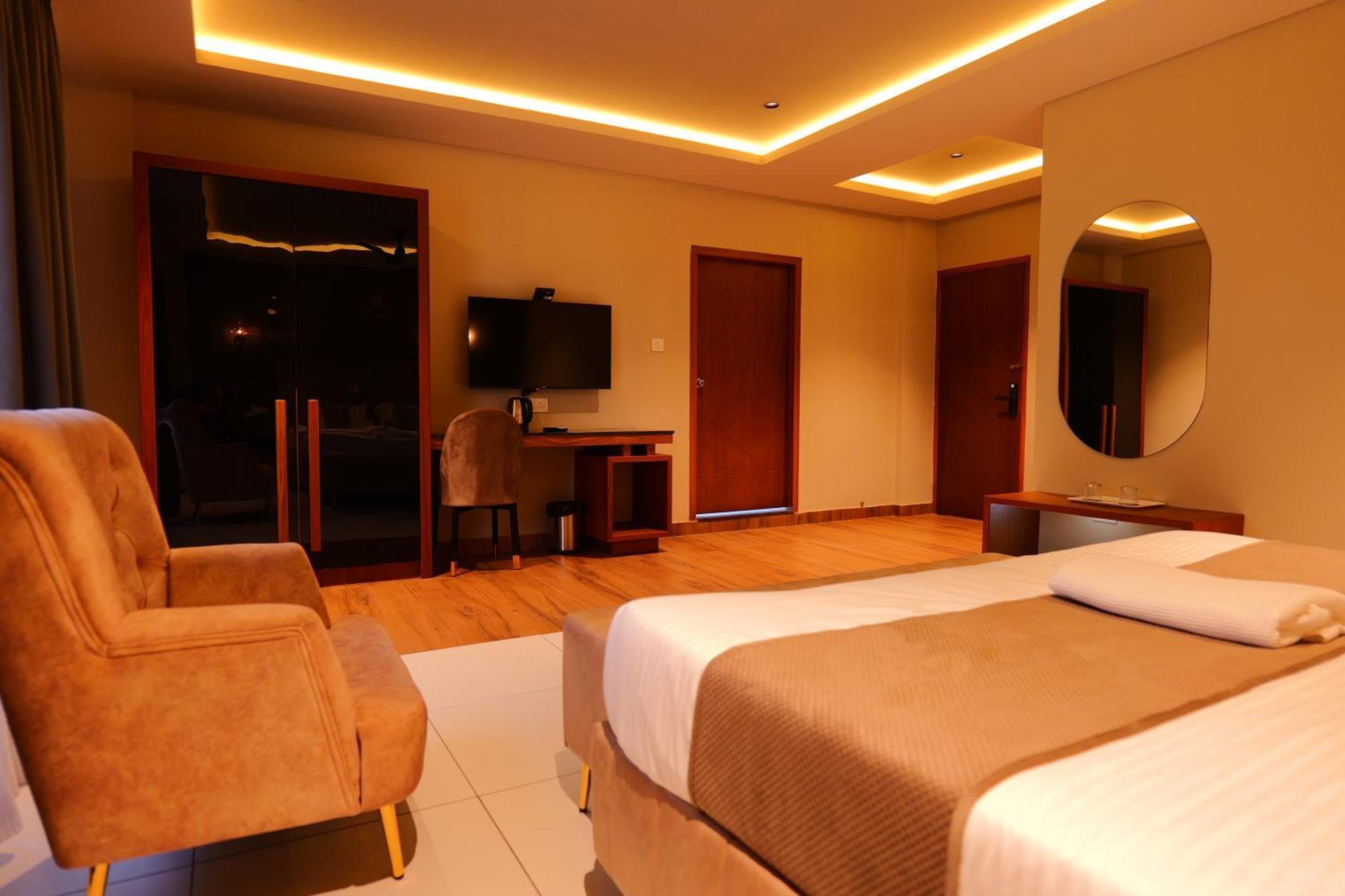 Hotel Classico International Kannangad Exterior photo
