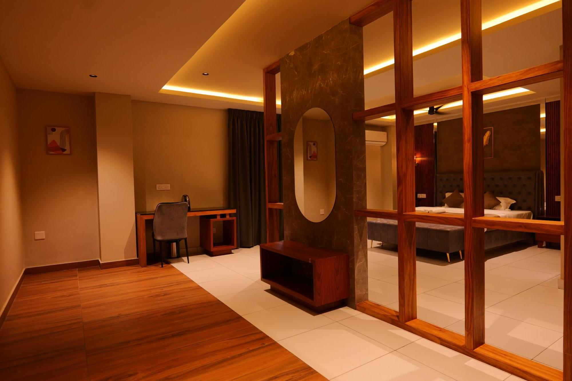 Hotel Classico International Kannangad Exterior photo